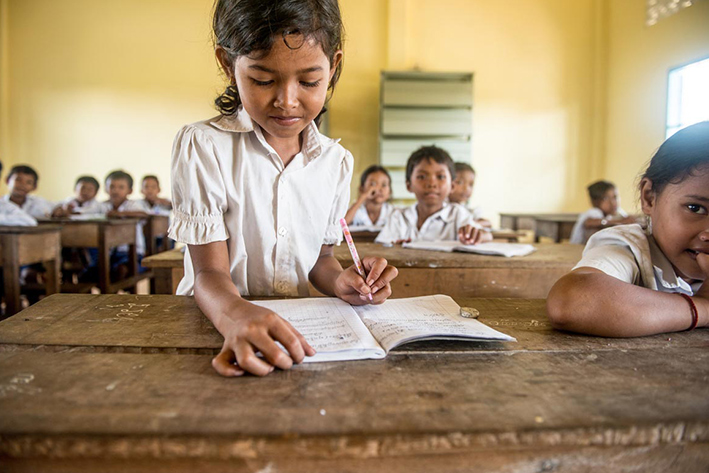 VOLUNTEERING VACATIONS FOR KIDS
