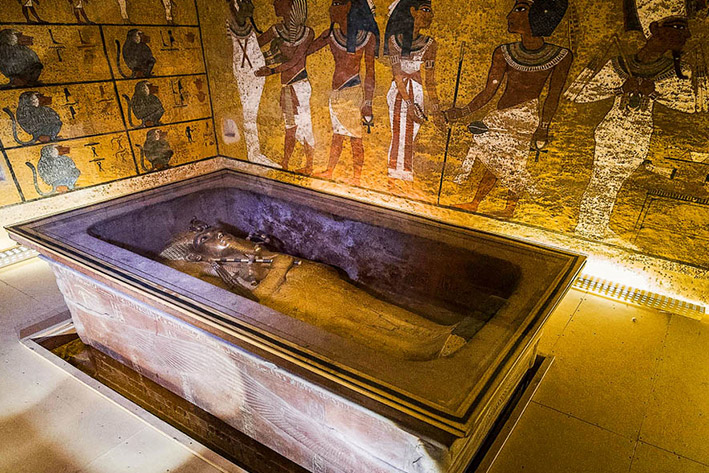 TRAVELLING AROUND EGYPT WITH THE REAL LORD OF DOWNTON ABBEY