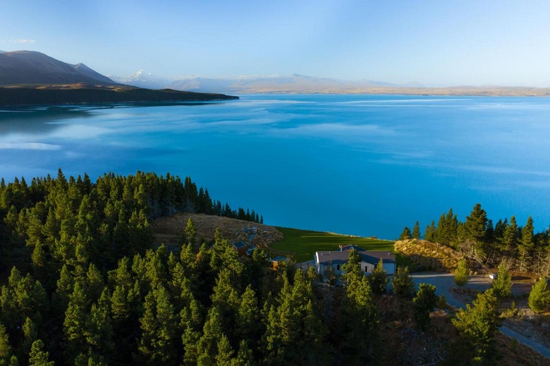 The World’s Best Lake Houses